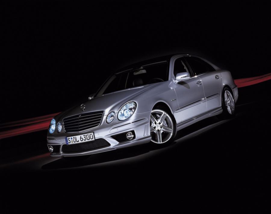 Mercedes-Benz E63 AMG 2007 года  (фото 24 из 25)
